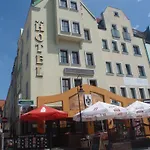 ホテル Restauracja Podzamcze シュチェチン