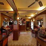 ホテル Restauracja Podzamcze シュチェチン