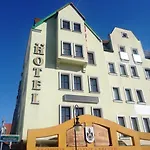 ホテル Restauracja Podzamcze 2*
