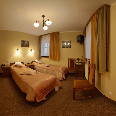 Restauracja Podzamcze 호텔 2*