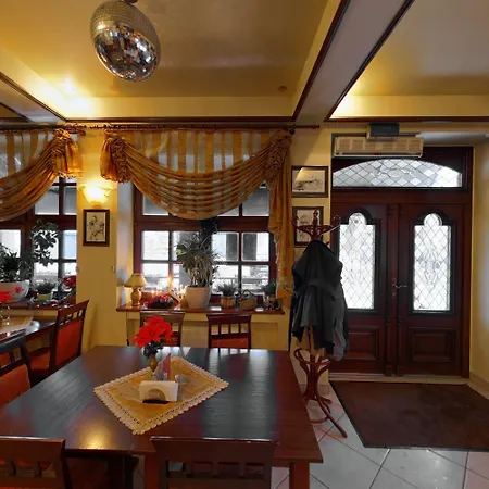 Restauracja Podzamcze ホテル 2*