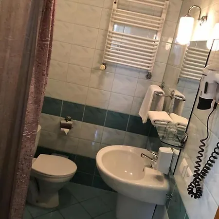 호텔 Restauracja Podzamcze 2*