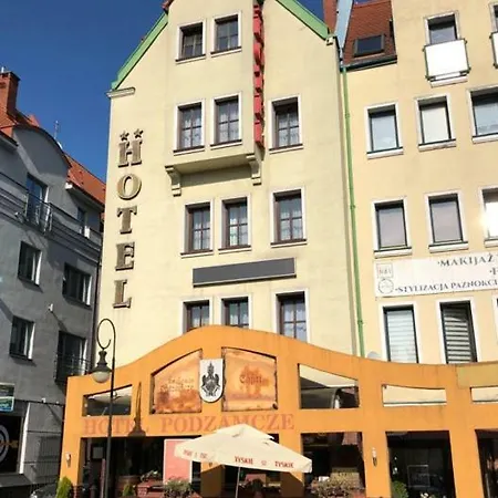 Hotel Restauracja Podzamcze 2*