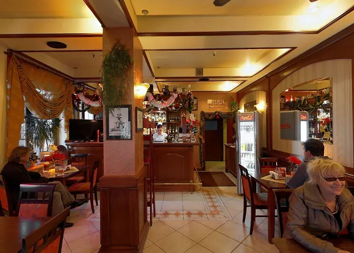 ホテル Restauracja Podzamcze シュチェチン