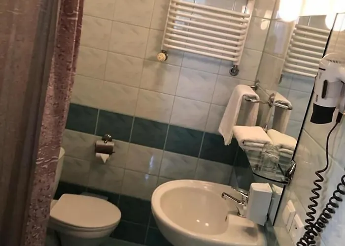 ホテル Restauracja Podzamcze 2*