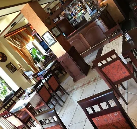 Restauracja Podzamcze ホテル 2*